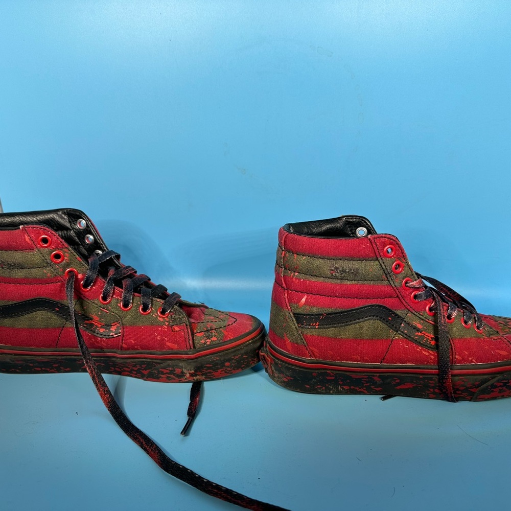 7.5 size perfect condition Freddy Krueger shoes by vans comes in original box
